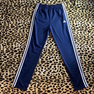 Adidas sweat pants sz: Xl 18/20 boy size